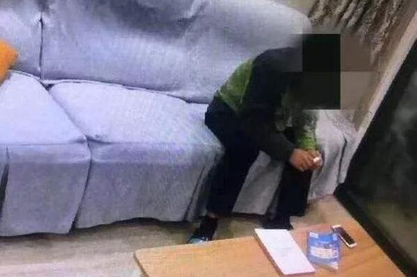 陪娃寫作業遭打事件 陪娃寫作業遭打事件