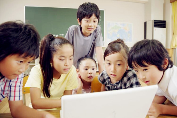 (小學語文論文)范文：小學語文教學中學生想象力的培養策略