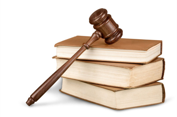 (經(jīng)濟(jì)法論文)范文：探討經(jīng)濟(jì)法對(duì)社會(huì)整體利益的維護(hù)